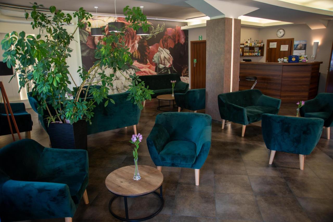 Centrum Restauracyjno-Hotelowe Florres Pawłowiczki Exterior foto