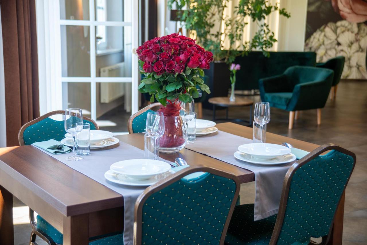 Centrum Restauracyjno-Hotelowe Florres Pawłowiczki Exterior foto