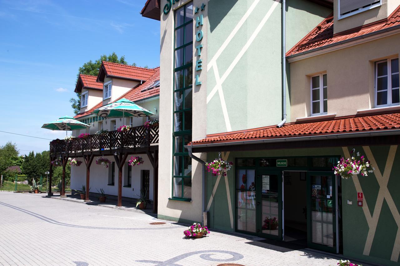 Centrum Restauracyjno-Hotelowe Florres Pawłowiczki Exterior foto